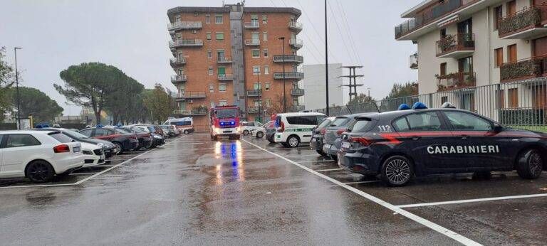 Limbiate emergenza barricato