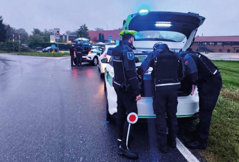 Senago, blocca la strada per girare un videoclip, indagato Senago blocca strada videoclip