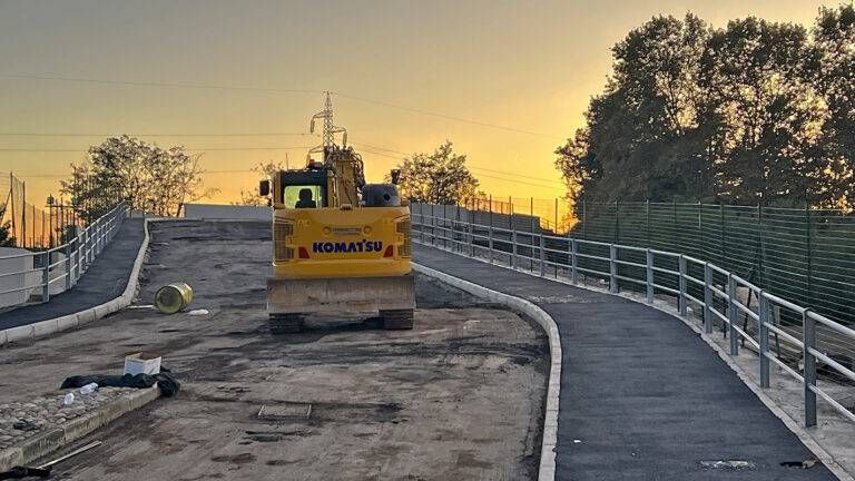 Ponte di Paderno, verso l’apertura: partono le asfaltature finali ponte camposanto Asf 768x432