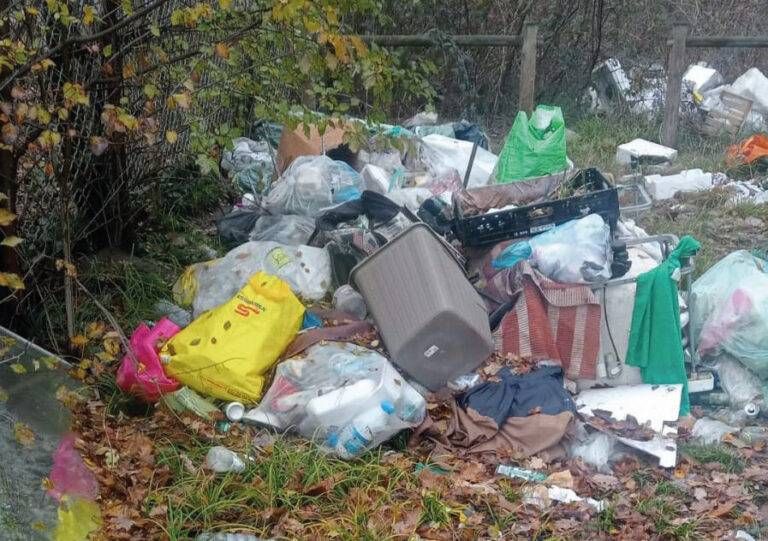 Garbagnate ex ospedale discarica
