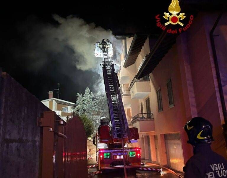 incendio casa notte