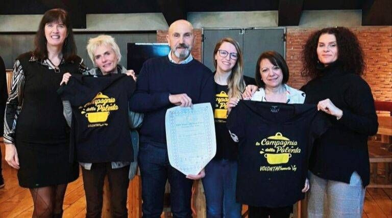 Arese, “La compagnia della polenta” premiata col “Panettone d’oro” Arese compagnia polenta premiata