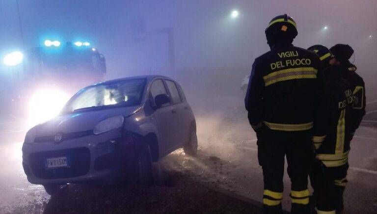Baranzate auto idrante pompieri