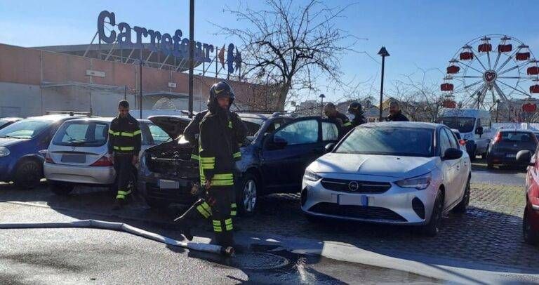 incendio auto limbiate