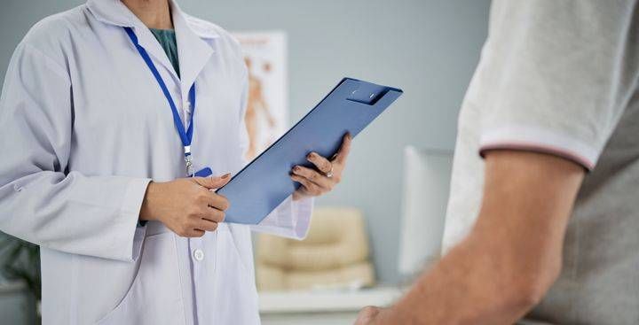 In Lombardia partono campagne di screening per tumore a prostata e polmoni esame medico