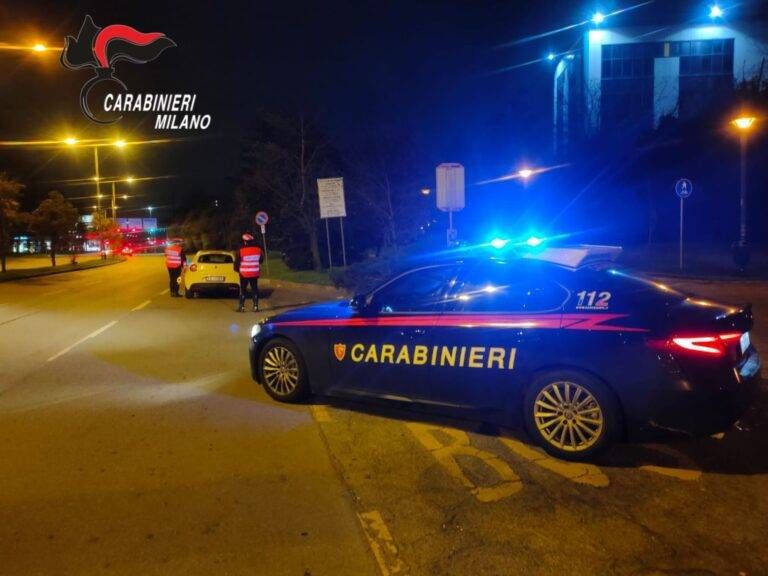 Sparatoria a Novate Milanese, lite in famiglia finisce nel sangue: 19enne lotta per la vita carabinieri controlli notte