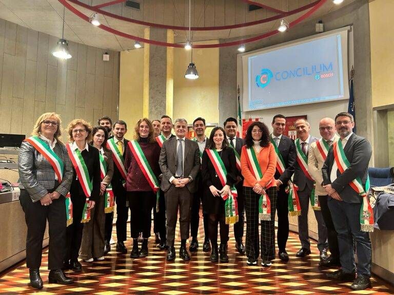 I sindaci del nord Ovest incontrano il prefetto di Milano a Bollate ed espongono i problemi del territorio sindaci prefetto milano bollate