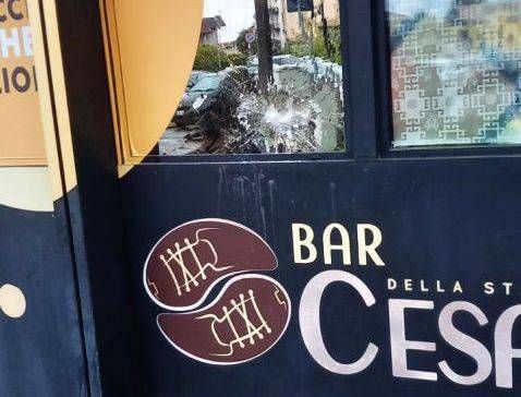 Cesate, spaccate di notte nei negozi: colpito anche il bar della stazione Cesate spaccate bar stazione
