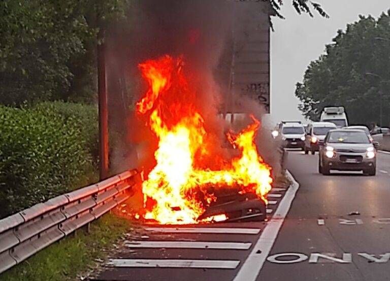 auto fiamme milano-meda