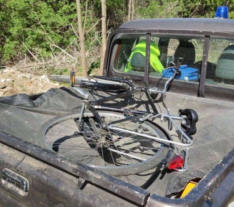 Ladri di biciclette scatenati nel Saronnese: “Chiamate i vigili” rifiuti 2 biciclette 768x682