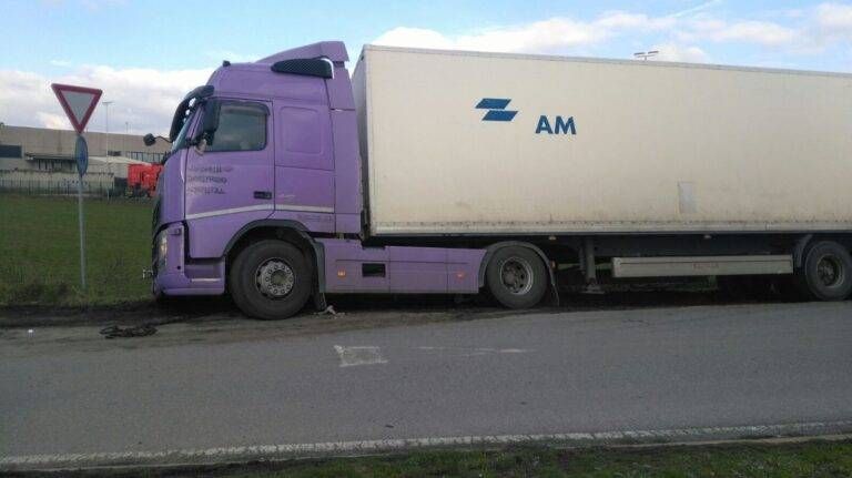 camion tir impantanato 768x431