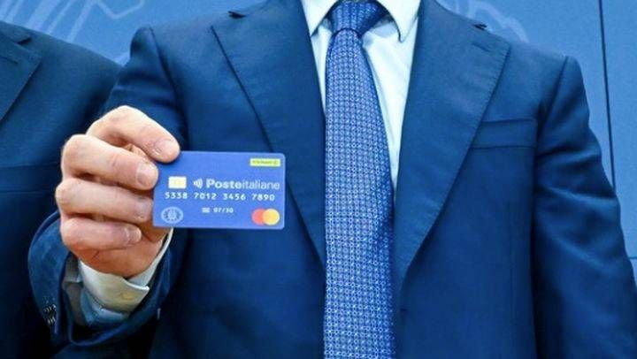 Bollate, per 409 famiglie la carta di sostegno economico bollate carta dedicata