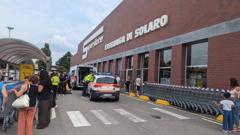 Esselunga Solaro evacuata