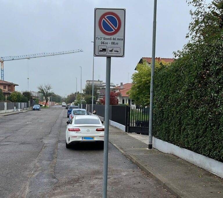 Uboldo, multe per lo spazzamento strade: quanta confusione! divieti via 20 settembre NASCONDERE LA TARGA 768x684