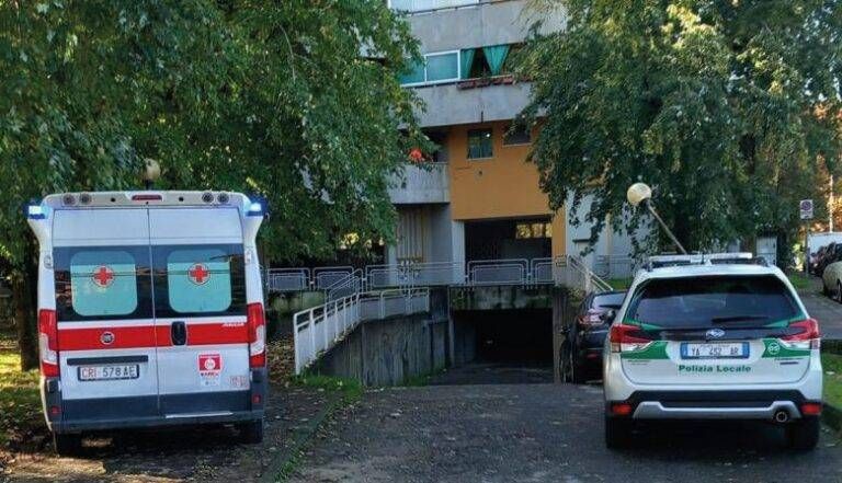 Bollate cade casa muore