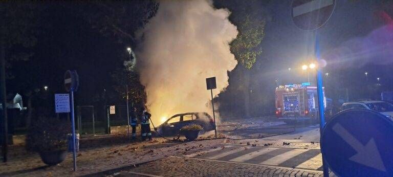 incendio auto Limbiate