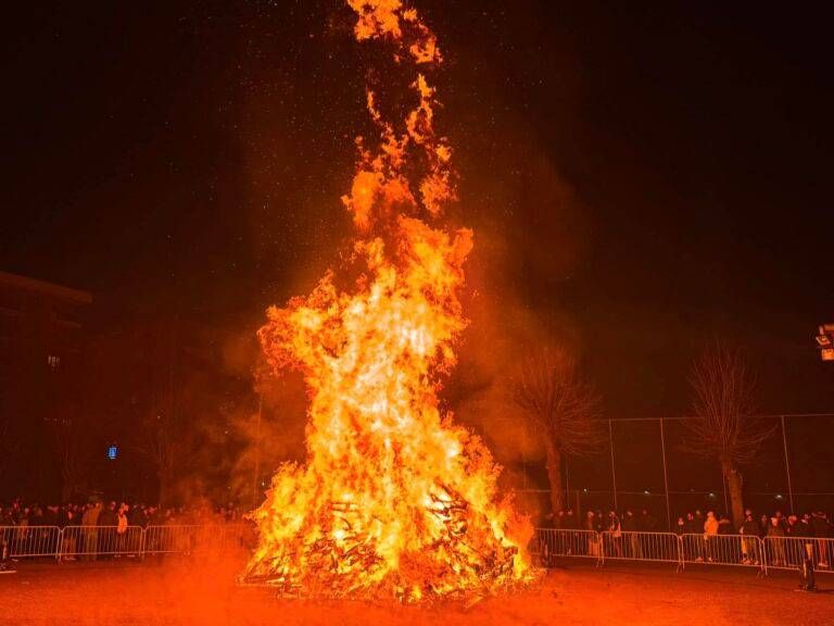 La notte dei falò di Sant’Antonio e dei falsi allarmi ai Vigili del fuoco falò saronno