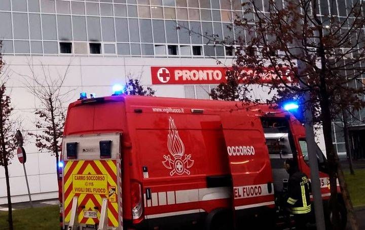 Principio di incendio all’ospedale Galeazzi, evacuato il pronto soccorso incendio Galeazzi