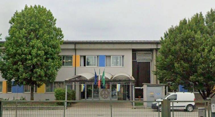 Limbiate, aula al freddo da giorni alla primaria, genitori tengono a casa i bambini limbiate scuola don Milani