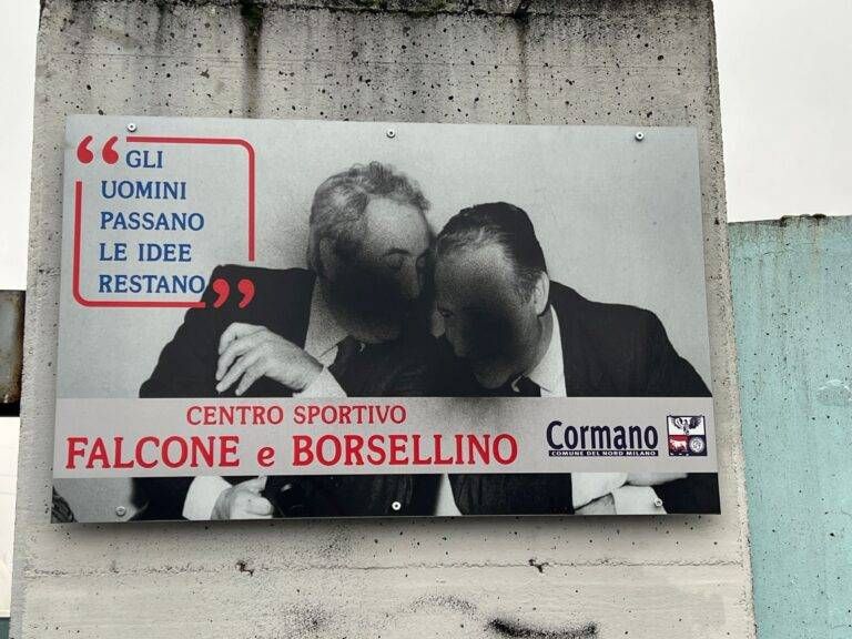 Cormano, imbrattata l’immagine di Falcone e Borsellino al Centro sportivo comunale Cormano Lapide Falcone Borsellino