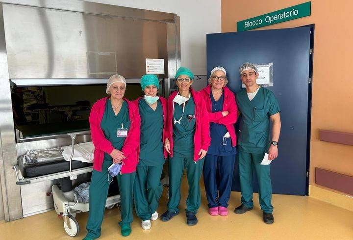 Tumore al seno, primo intervento per localizzazione magnetica lesioni non palpabili all’Asst Rhodense tumore seno rhodense