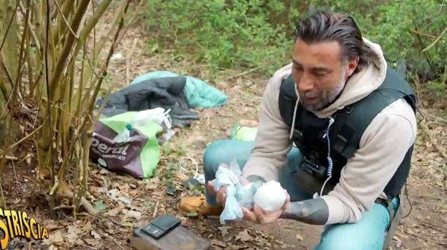 Brumotti di Striscia a Lazzate: mezzo chilo di droga recuperato con un inseguimento nel Parco delle Groane Brumotti Lazzate
