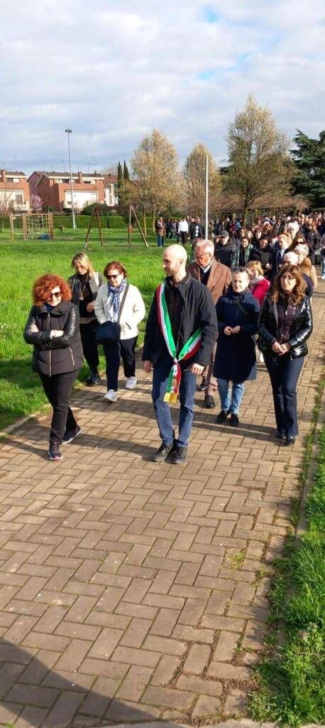 Marcia silenziosa per Nicola a Bollate e l’appello: torna a casa Bollate marcia Nicola