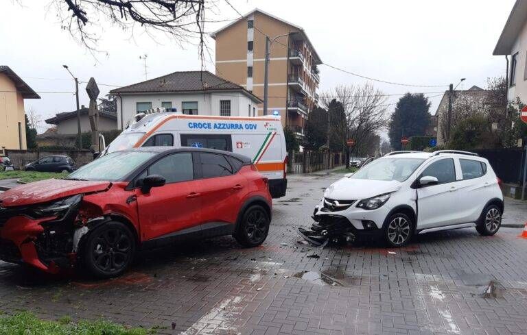Incidente a Caronno, ferite due donne Immagine WhatsApp 2025 03 15 ore 12.46.09 307d1144 768x489