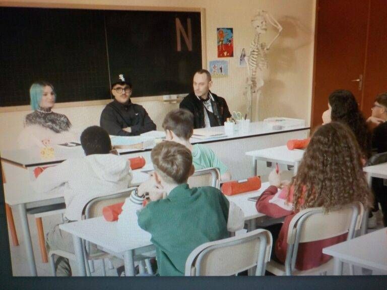 Cormano netflix scuola rap