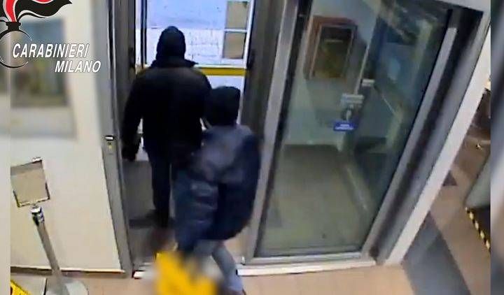 Due rapine in pochi giorni alle Poste di Cusano Milanino, arrestato il trio | VIDEO Cusano rapina poste