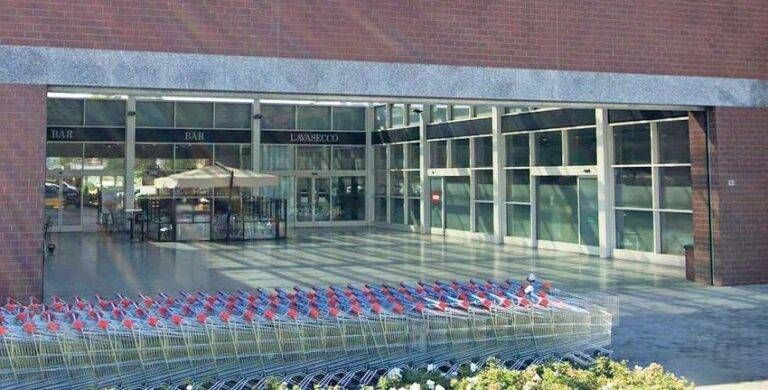 Baranzate Esselunga compra piazzetta