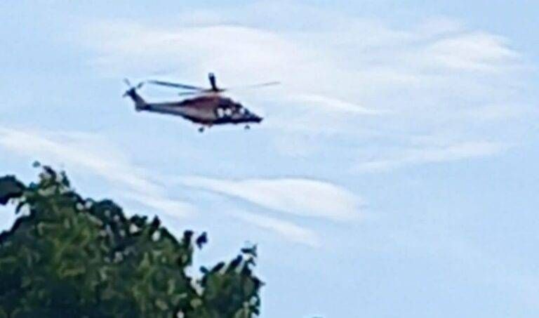 Elicottero in volo da un’ora su Bollate: cosa sta succedendo? elicottero bollate