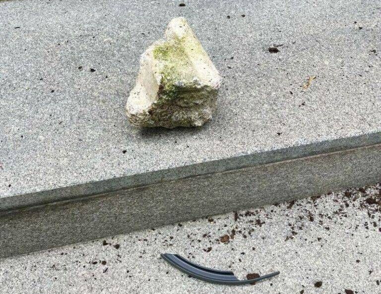 Cusano vandali pietre fuochi