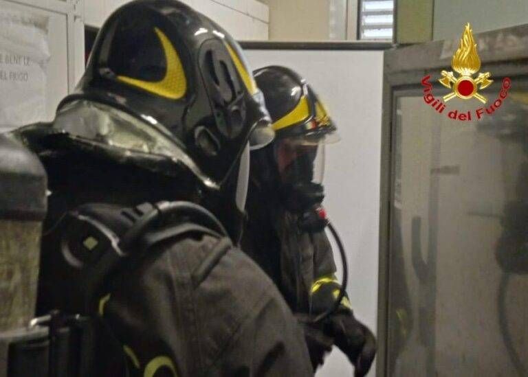 Rischio esplosione al Politecnico di Milano, evacuato il laboratorio di chimica Politecnico milano esplosione