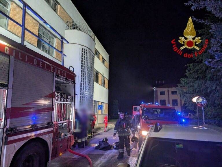 incendio notte cesano