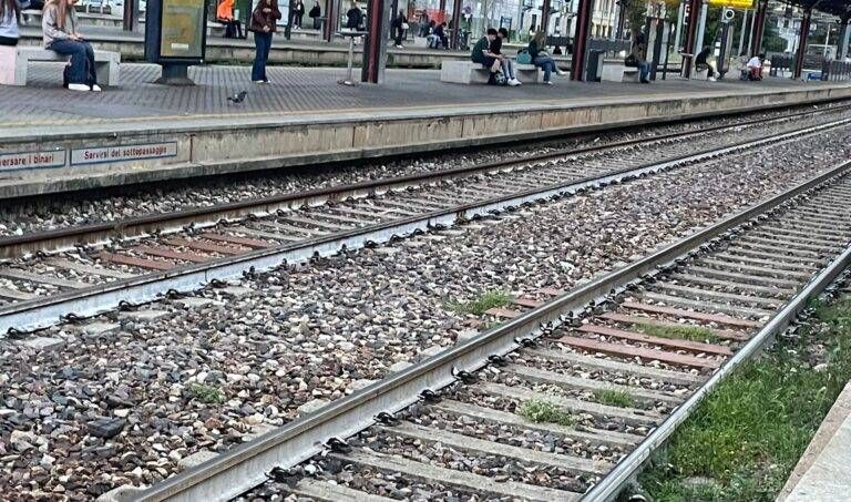 Saronno stazione ritardi treno