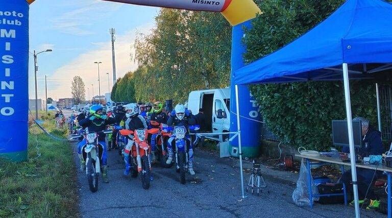 Moto gara enduro Misinto