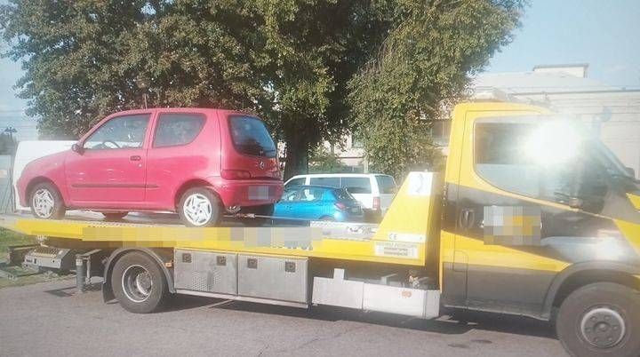 Bollate, dopo i controlli della Polizia Locale, rimossi diversi veicoli abbandonati Bollate, dopo i controlli della Polizia Locale, rimossi diversi veicoli abbandonati