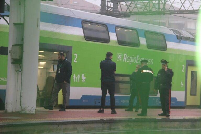 Investito da un treno a Garbagnate, circolazione sospesa tra Saronno e Milano IMG 20251101 WA0004 768x512