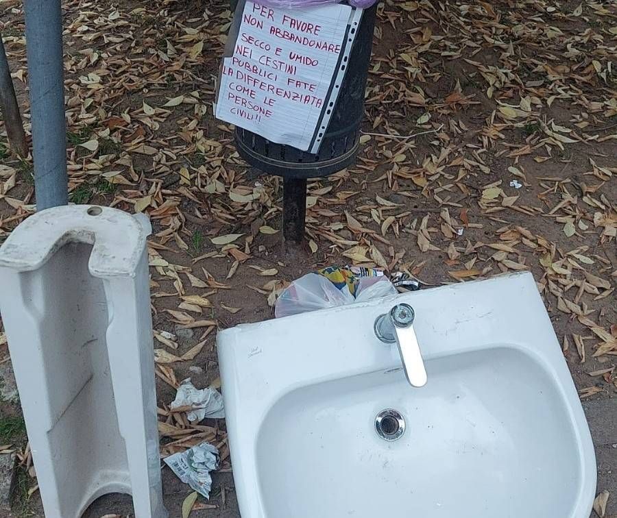 sanitari sui cestini dei rifiuti a cislago giro di vite del comune da Ilnotiziario.net sanitari sui cestini dei rifiuti a cislago giro di vite del comune