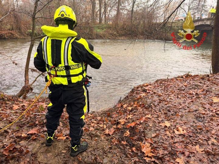 Cadavere recuperato nel fiume Lambro a Monza