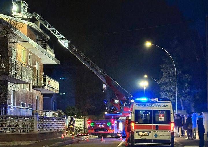 Caronno Pertusella, incendio abitazione, in salvo nonna e nipoti | FOTO