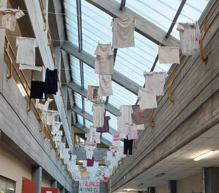 Bollate, all’Itcs Primo Levi si “stende” la violenza Bollate, all’Itcs Primo Levi si “stende” la violenza