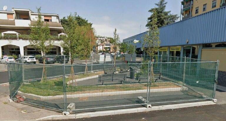 Bollate piazzetta off limits