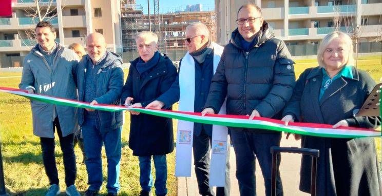 Cormano, ecco il “Parco della Salute”, con campi da gioco e area cani, all’inaugurazione anche Massimo Gobbi Cormano, ecco il “Parco della Salute”, con campi da gioco e area cani, all’inaugurazione anche Massimo Gobbi