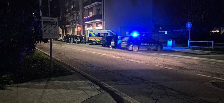 Senago, paura in via Volta: 15enne grave dopo un incidente in moto Senago, paura in via Volta: 15enne grave dopo un incidente in moto