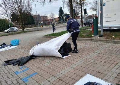 Bollate, venditore abusivo colpisce agente: fermato Bollate abusivo colpisce agente