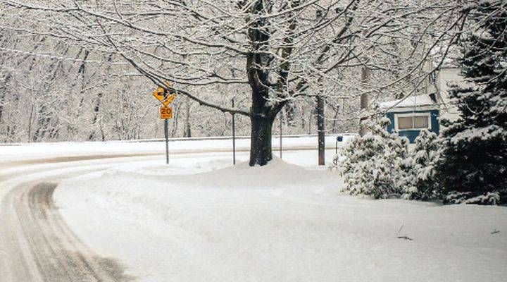 Meteo: possibile arrivo della neve tra Como e Varese, temperature da inverno vero nevicata
