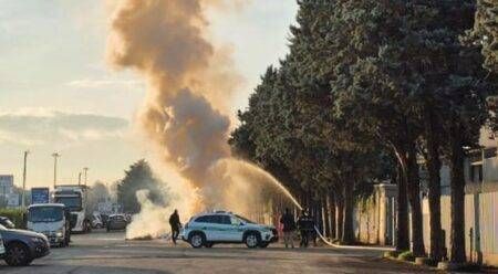 Paderno Dugnano, incendio nel camion rifiuti, intervento d’emergenza sulla Comasina – VIDEO paderno incendio camion rifiuti