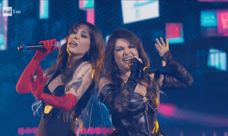 Occhi di gatto e Led Zeppelin, Martina da Limbiate “spacca” a Sanremo Bambole di pezza Sanremo occhi di gatto